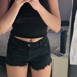 AMERICAN EAGLE BLACK RIPPED SHORTS